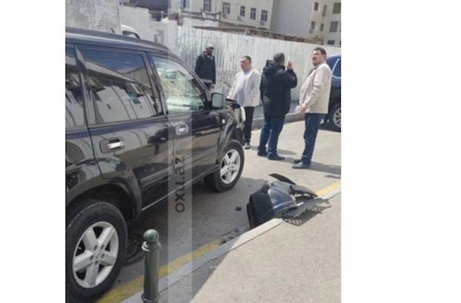 Paytaxtda qəza: Toqquşan avtomobillərdən biri divara çırpıldı — FOTO Paytaxtda qəza: Toqquşan avtomobillərdən biri divara çırpıldı — FOTO