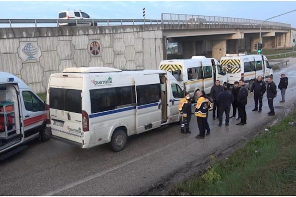 3 mikroavtobus toqquşdu — 15 yaralı
