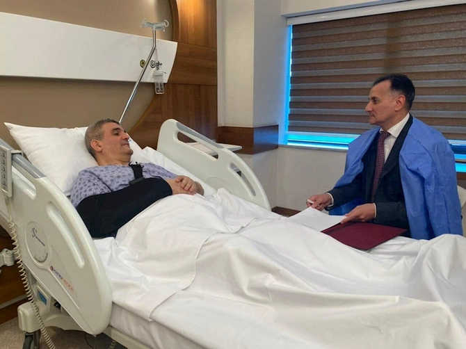 Fazil Mustafanın hadisədən sonra ilk FOTOSU Fazil Mustafanın hadisədən sonra ilk FOTOSU