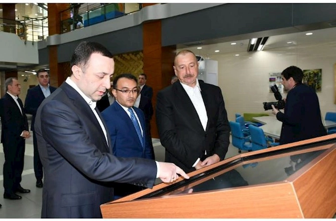 İlham Əliyev və İrakli Qaribaşvili Qəbələ regional “ASAN xidmət“ mərkəzində — FOTOLAR