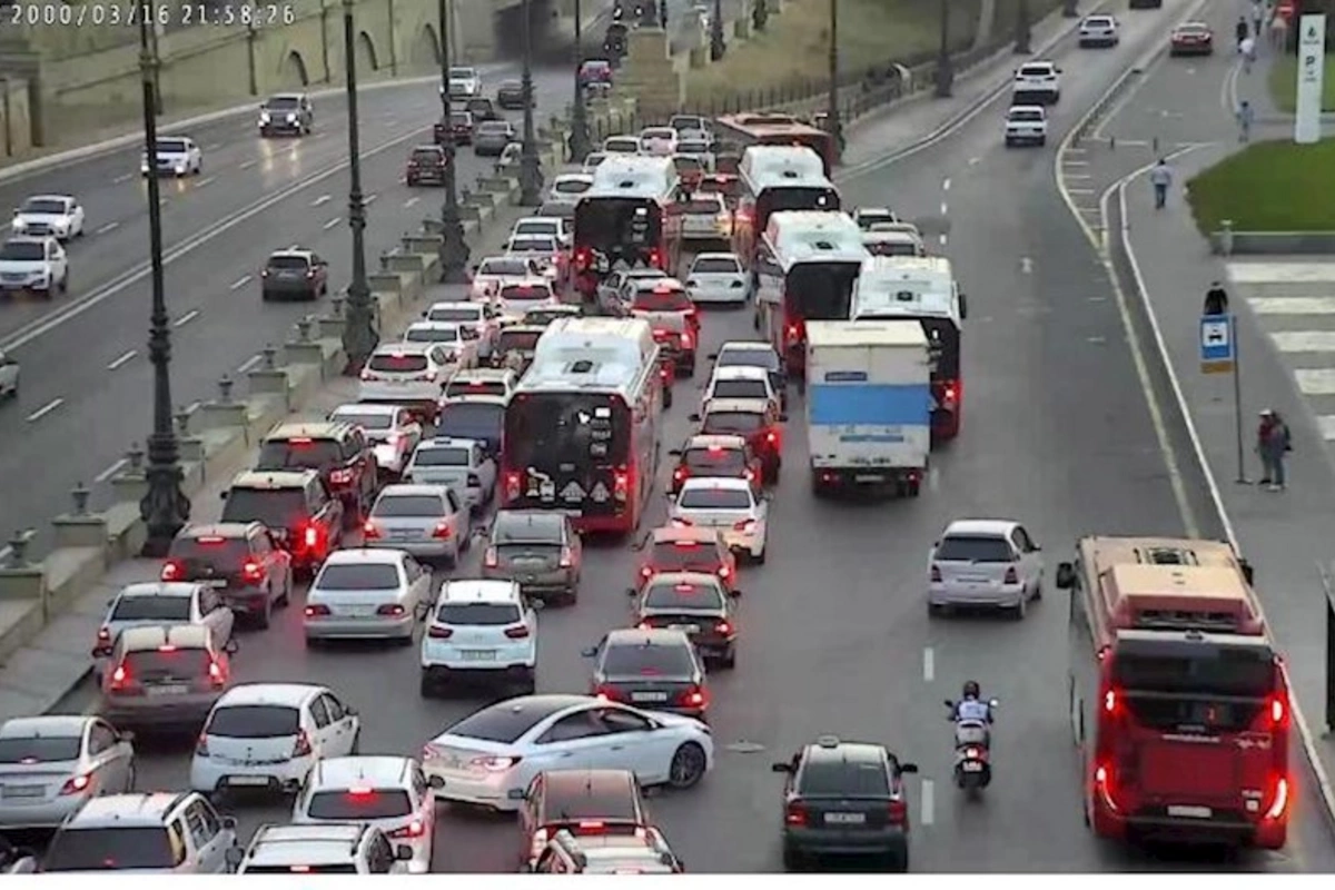 BNA: 155 avtobus gecikir