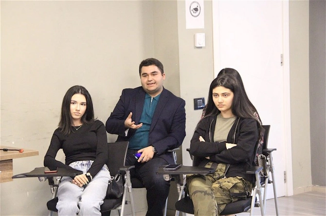 Gənclər təşkilatlarının pr menecerləri üçün növbəti təlim keçirilib — FOTOLAR