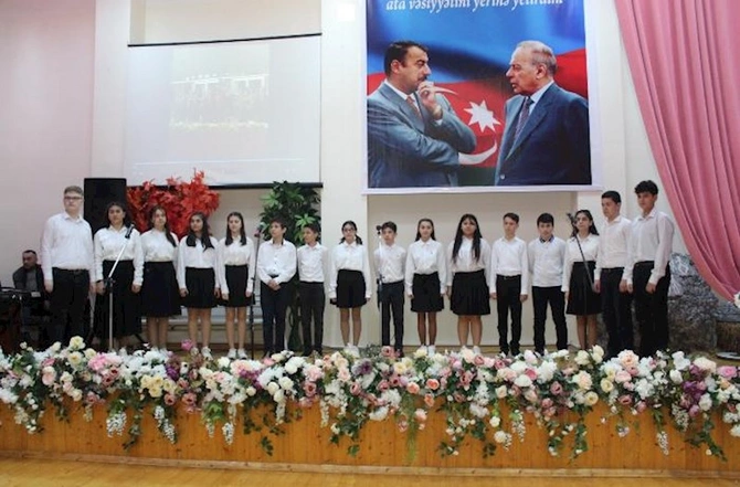Mən fəxr edirəm ki, azərbaycanlıyam! mövzusunda tədbir — FOTOLAR