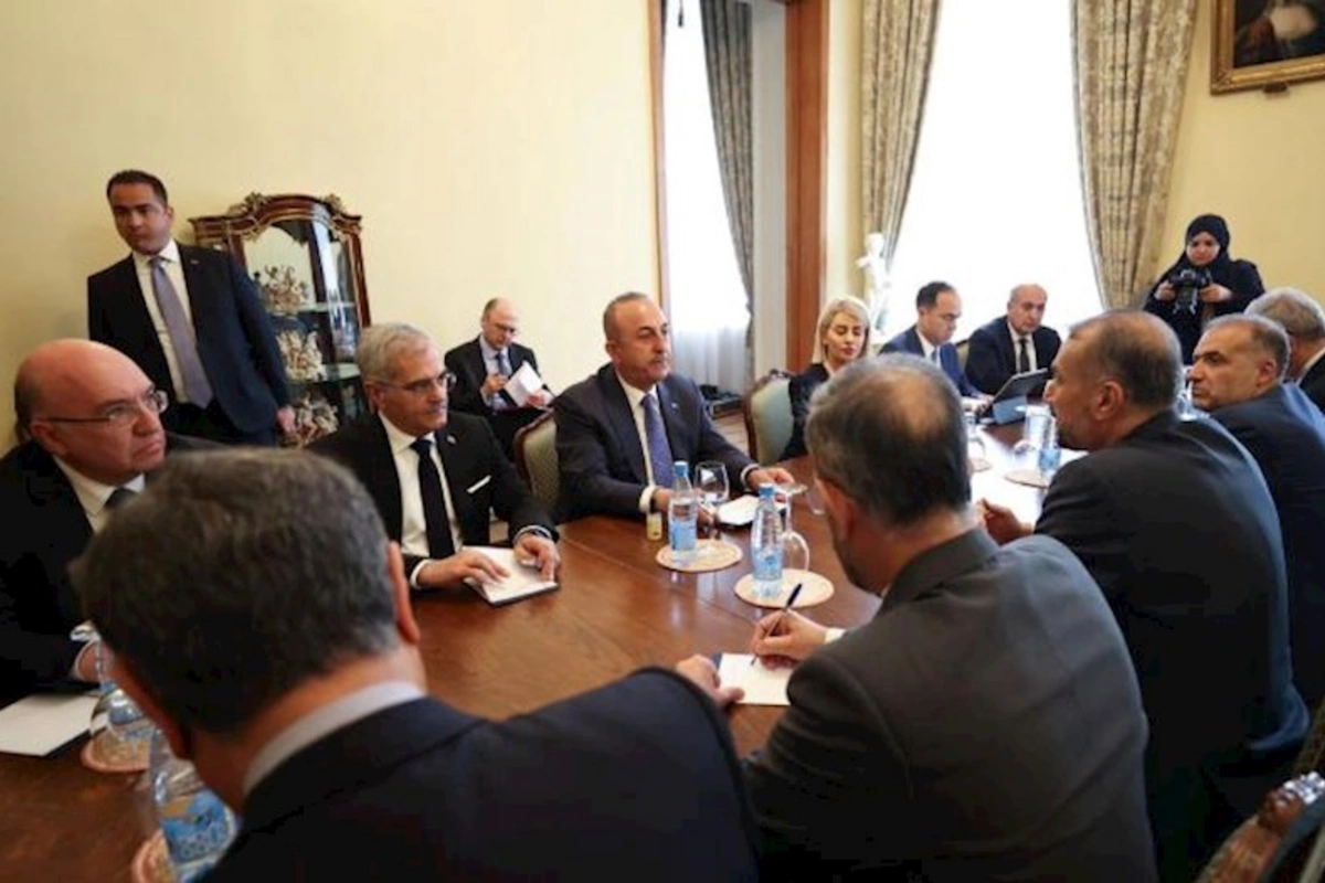 Türkiyə və İran XİN başçıları görüşdü
