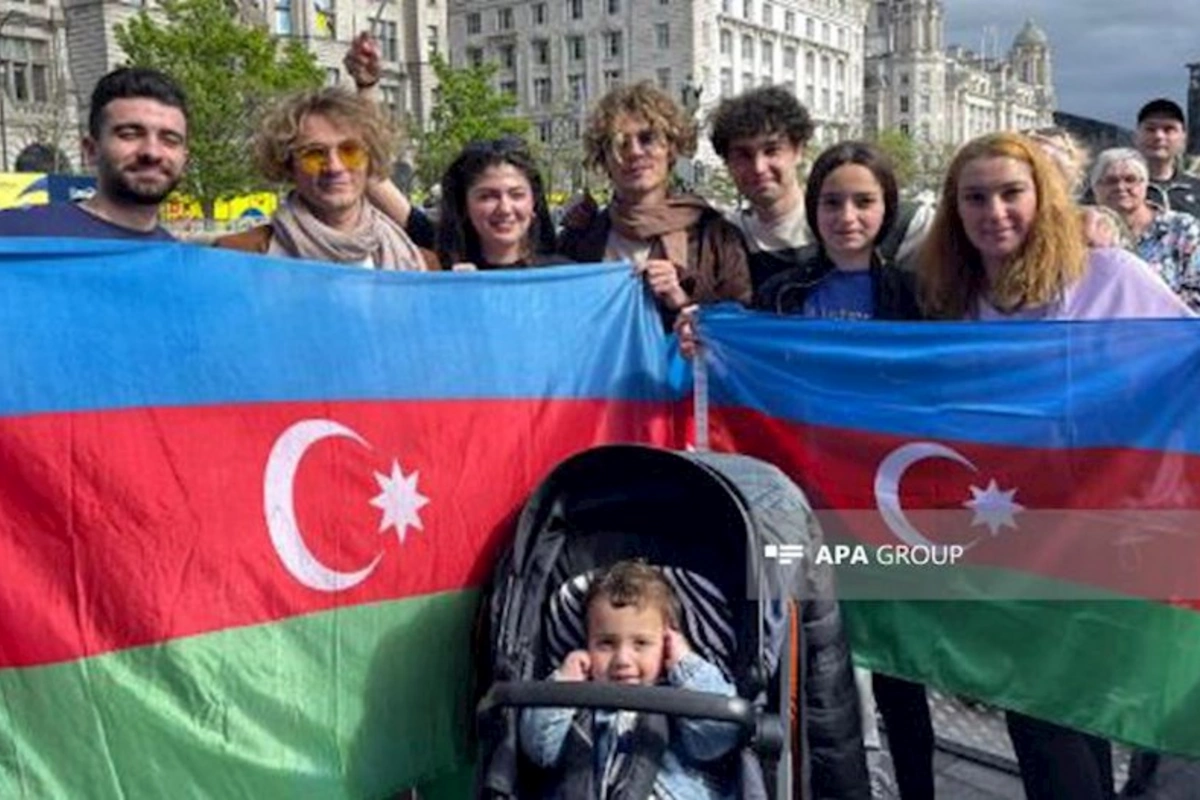 “Avroviziya” təmsilçilərimiz Britaniyada fanatları ilə görüşüblər — FOTO