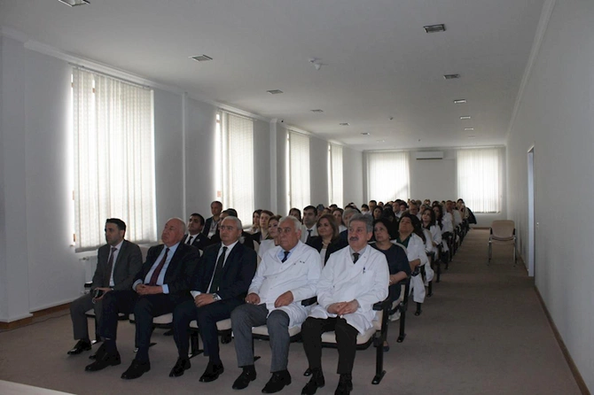 Respublika Klinik Xəstəxanasında Heydər Əliyevin 100 illiyi qeyd edilib
