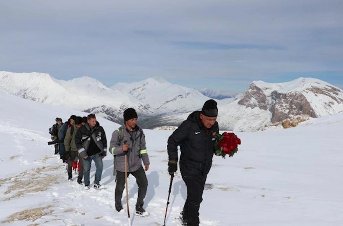 ETSN-in bir qrup əməkdaşı “Heydər zirvəsi”ndə — FOTOLAR
