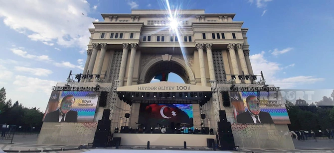 Gəncədə Heydər Əliyevin 100 illik yubileyinə həsr olunmuş konsert keçirildi