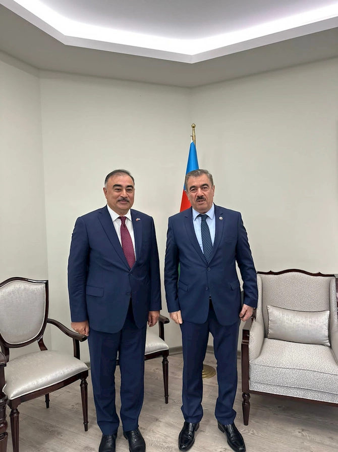 Azərbaycan səfiri vətəndaş cəmiyyəti nümayəndələri ilə görüşdü — FOTOLAR