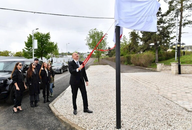 Prezident ailə üzvləri ilə ŞUŞADA — FOTOLAR