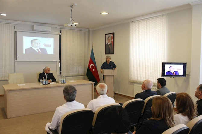 Respublika Klinik Xəstəxanasında Heydər Əliyevin 100 illiyi qeyd edilib