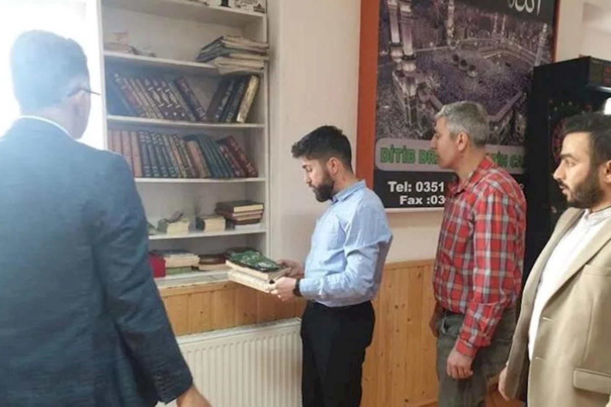 Almaniyada məscidə hücum edildi