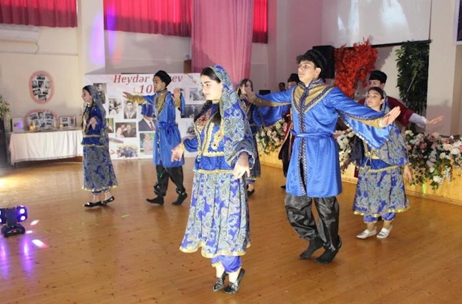 Mən fəxr edirəm ki, azərbaycanlıyam! mövzusunda tədbir — FOTOLAR