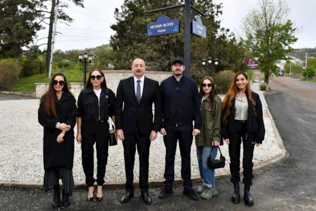 Prezident ailə üzvləri ilə ŞUŞADA — FOTOLAR