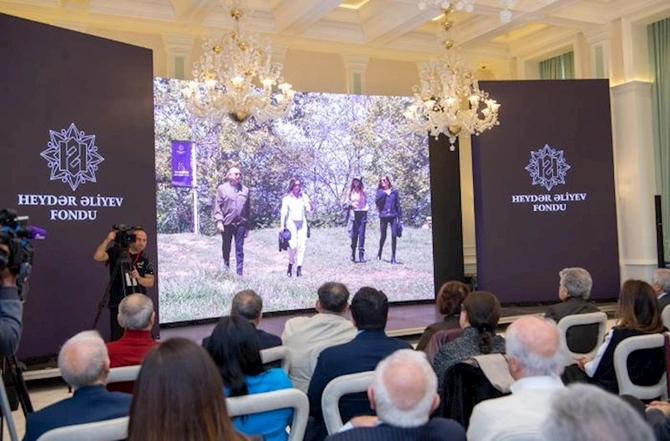 Şuşada Ulu Öndər Heydər Əliyevin 100 illiyi münasibətilə film nümayiş olunub — FOTOLAR