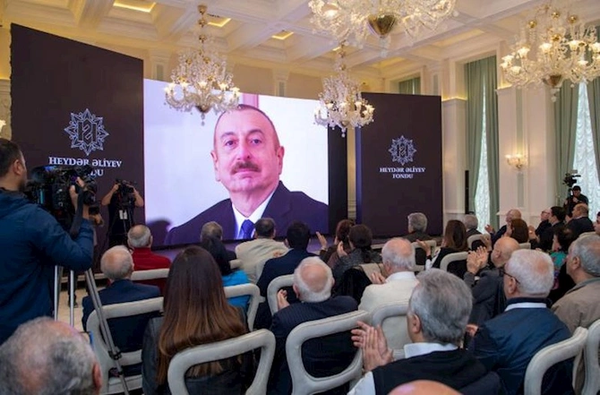 Şuşada Ulu Öndər Heydər Əliyevin 100 illiyi münasibətilə film nümayiş olunub — FOTOLAR