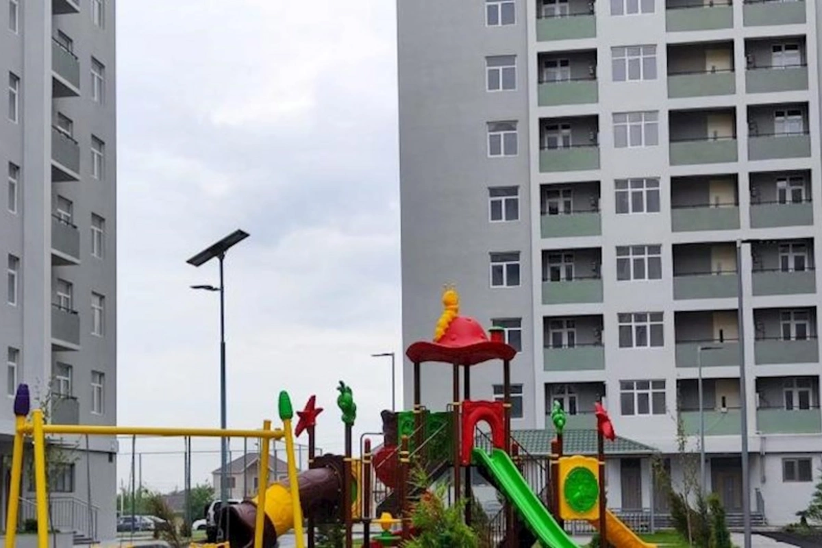 Şəhid ailələri və qazilərə 100 ev VERİLDİ