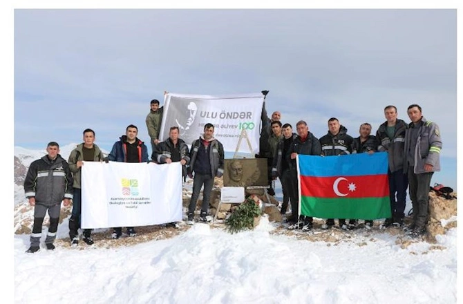 ETSN-in bir qrup əməkdaşı “Heydər zirvəsi”ndə — FOTOLAR