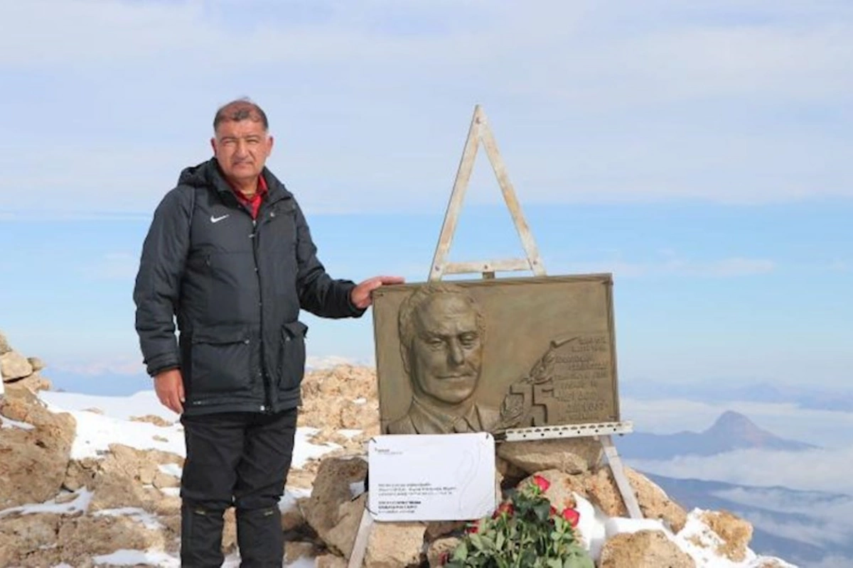 ETSN-in bir qrup əməkdaşı “Heydər zirvəsi”ndə — FOTOLAR