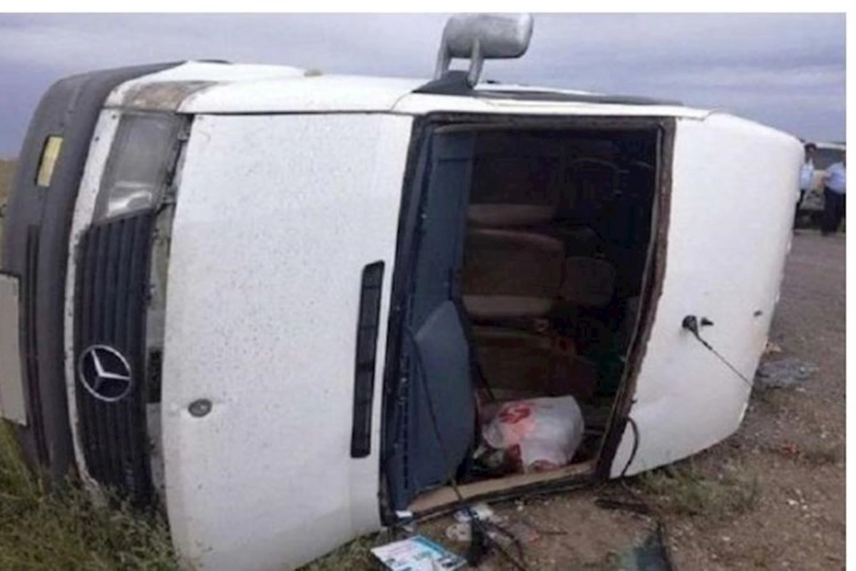 Cəlilabadda fəhlələri daşıyan mikroavtobus qəzasında xəsarət alanlardan bəziləri evə buraxıldılar