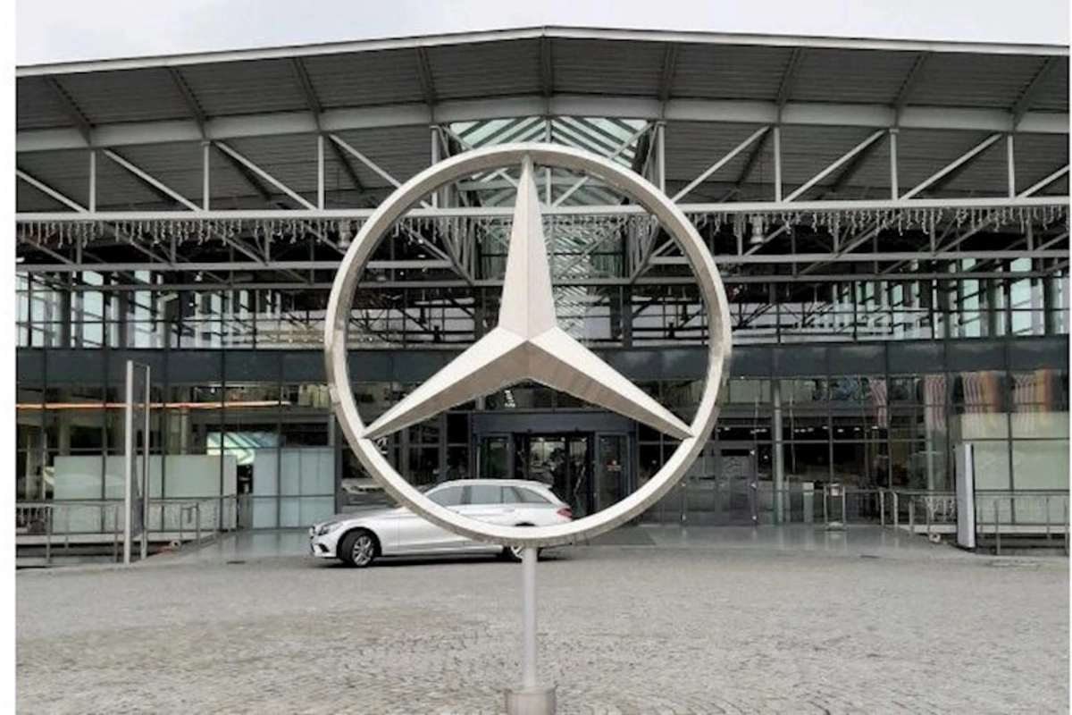 “Mercedes-Benz”in zavoduna silahlı hücum oldu — Ölənlər var