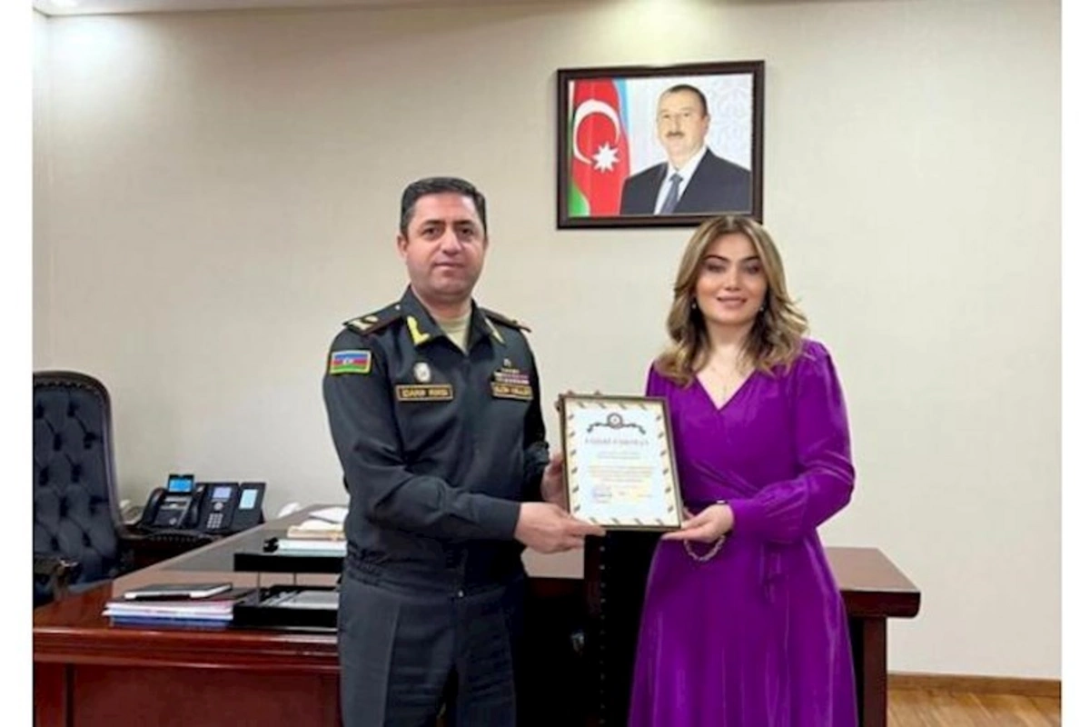 Zakir Həsənov Ruhi Əliyevanı təltif etdi — FOTOLAR