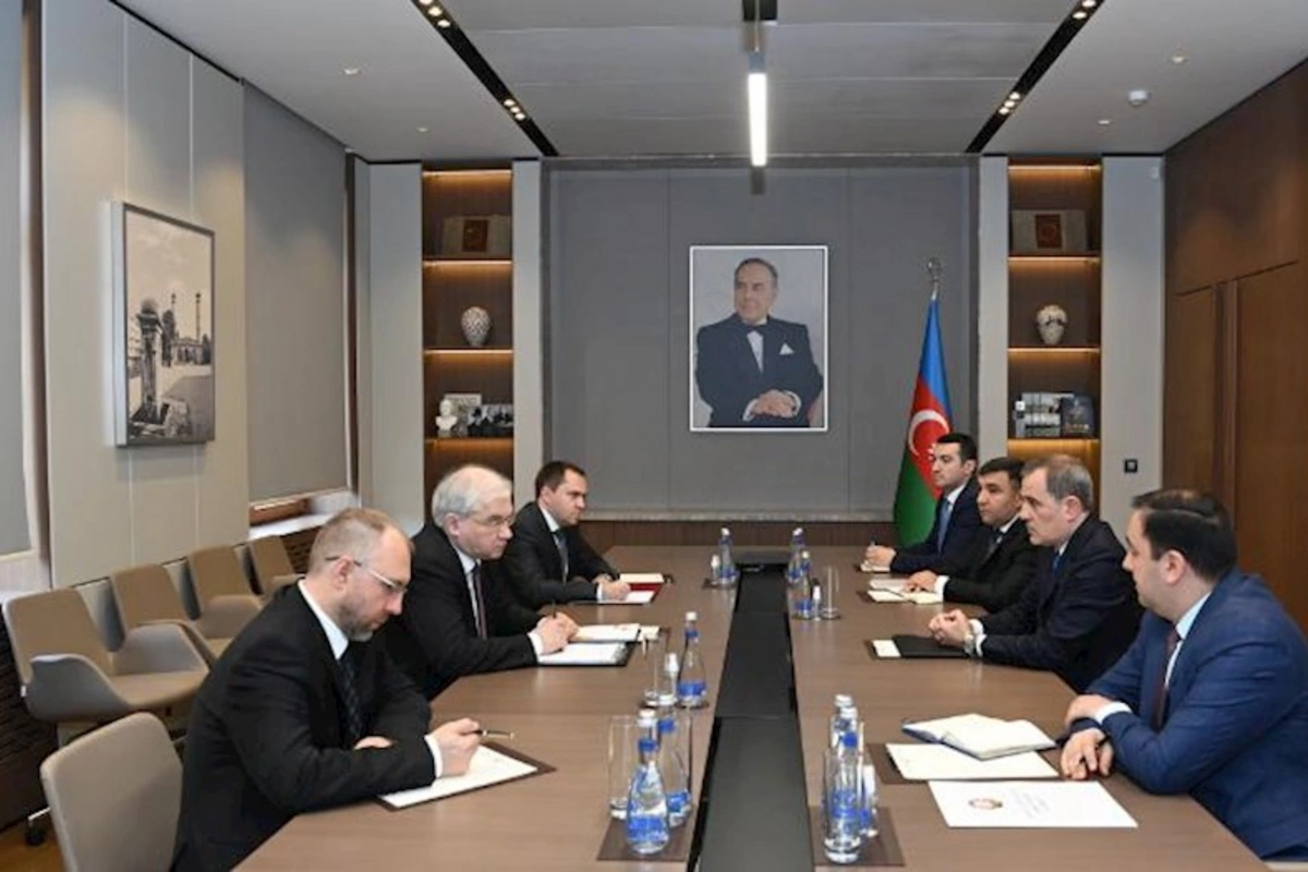 Nazir Lavrovun müavini ilə sülhü müzakirə etdi
