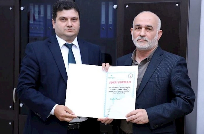 “Azəriqaz”da “Heydər Əliyev İli” çərçivəsində şahmat yarışı keçirildi — FOTO “Azəriqaz”da “Heydər Əliyev İli” çərçivəsində şahmat yarışı keçirildi — FOTO