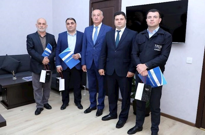 “Azəriqaz”da “Heydər Əliyev İli” çərçivəsində şahmat yarışı keçirildi — FOTO “Azəriqaz”da “Heydər Əliyev İli” çərçivəsində şahmat yarışı keçirildi — FOTO