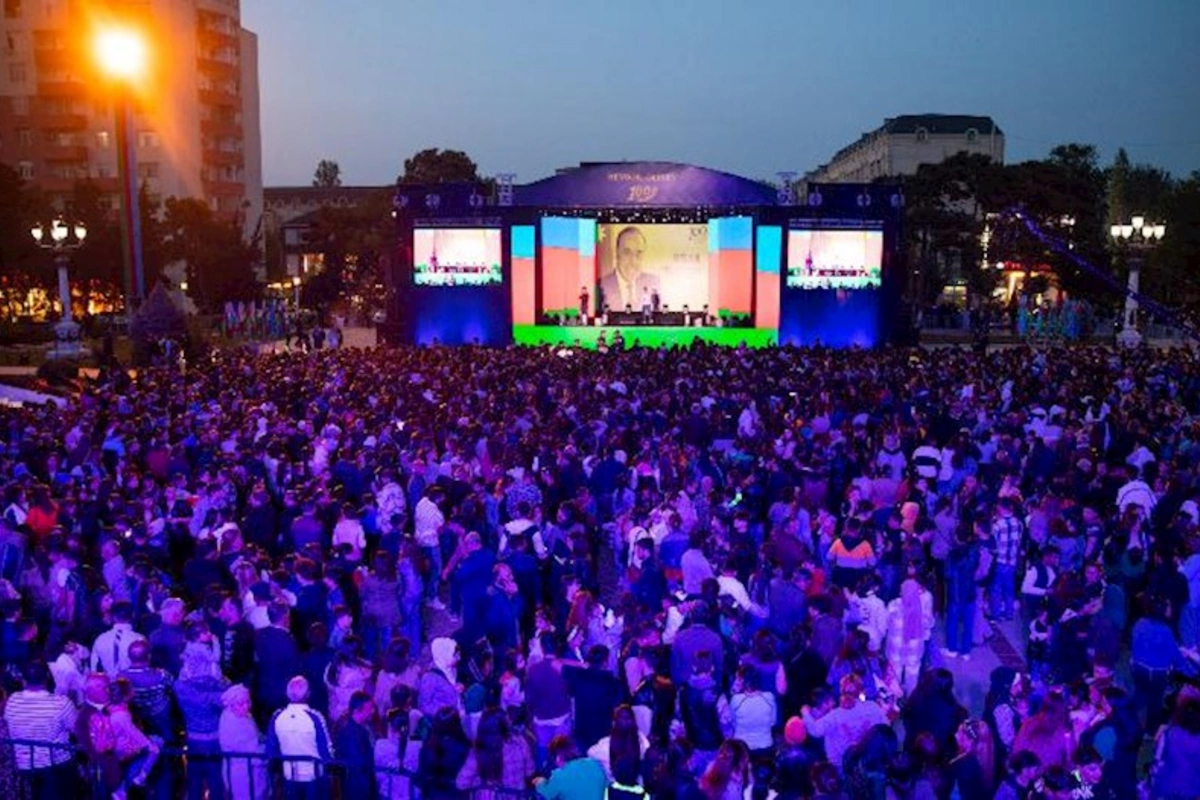 Abşeronda Heydər Əliyevin 100 illik yubileyinə həsr olunmuş konsert keçirildi — VİDEO/FOTOLAR