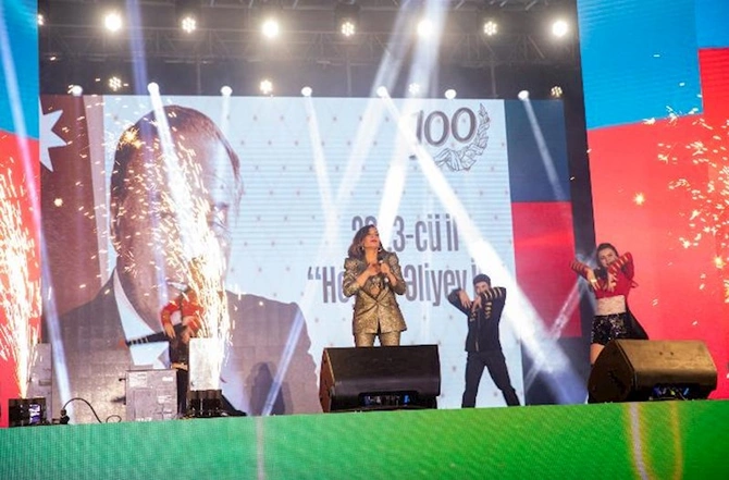 Abşeronda Heydər Əliyevin 100 illik yubileyinə həsr olunmuş konsert keçirildi — VİDEO/FOTOLAR Abşeronda Heydər Əliyevin 100 illik yubileyinə həsr olunmuş konsert keçirildi — VİDEO/FOTOLAR