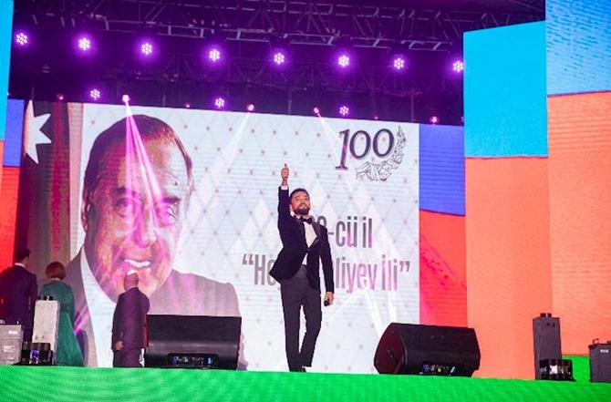 Abşeronda Heydər Əliyevin 100 illik yubileyinə həsr olunmuş konsert keçirildi — VİDEO/FOTOLAR Abşeronda Heydər Əliyevin 100 illik yubileyinə həsr olunmuş konsert keçirildi — VİDEO/FOTOLAR