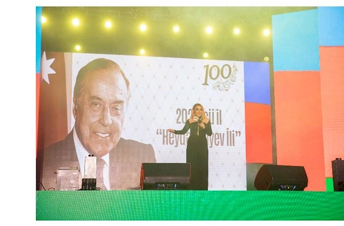 Abşeronda Heydər Əliyevin 100 illik yubileyinə həsr olunmuş konsert keçirildi — VİDEO/FOTOLAR Abşeronda Heydər Əliyevin 100 illik yubileyinə həsr olunmuş konsert keçirildi — VİDEO/FOTOLAR