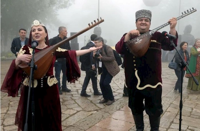 “Şuşa – Türk dünyasının mədəniyyət paytaxtı” ilinin rəsmi açılış mərasimi keçirildi — FOTOLAR “Şuşa – Türk dünyasının mədəniyyət paytaxtı” ilinin rəsmi açılış mərasimi keçirildi — FOTOLAR