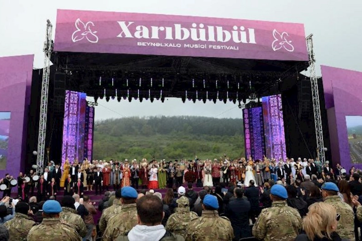 “Xarıbülbül”: Əsrin festivalı — Yüksək təşkilatçılıq və milli ornamentlərin vəhdəti...