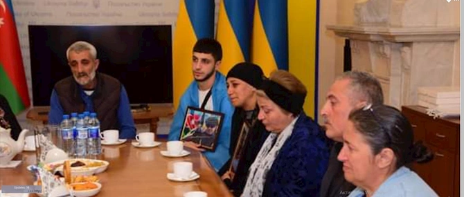 Rusiya ilə müharibədə həlak olan Ukrayna müdafiəçilərinin Bakıda xatirə lövhəsi açılıb