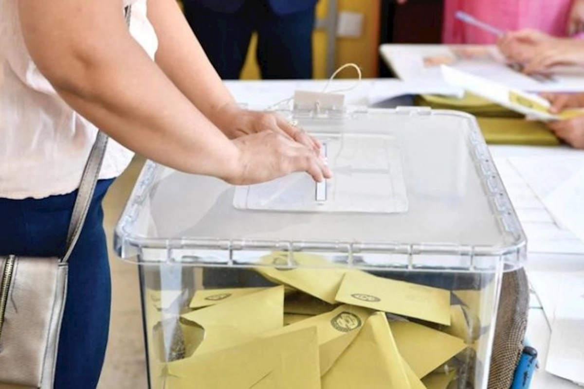 Türkiyədə səsvermə başa çatıb, yaxın saatlarda ilkin nəticələr açıqlanacaq