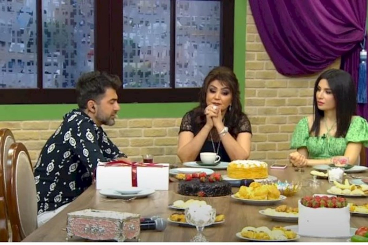 Xalq artisti oğlundan danışdı, göz yaşlarına boğuldu — VİDEO