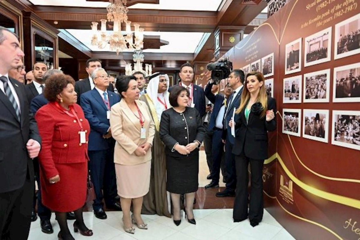 Milli Məclisdə Heydər Əliyevin 100 illik yubileyinə həsr olunmuş sərgi nümayiş etdirildi — FOTOLAR