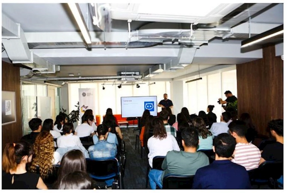 “MEDİAlab” layihəsi çərçivəsində seminar keçirilib — FOTOLAR
