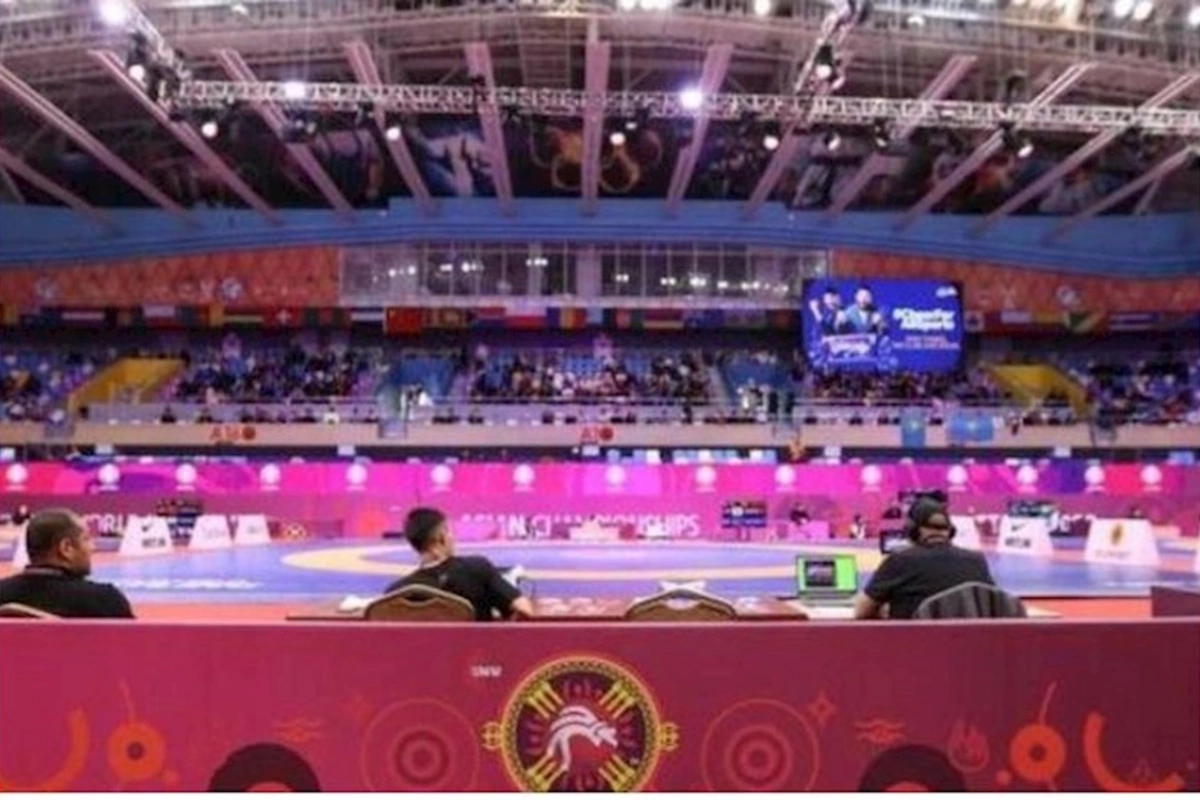 Azərbaycanın iki güləşçisi beynəlxalq turnirin finalına yüksəldi