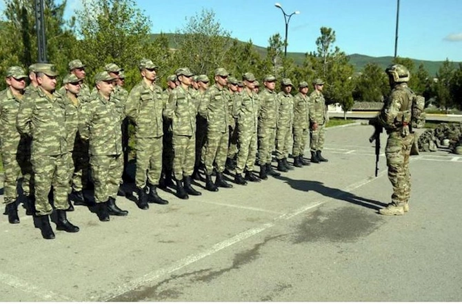 Hərbi vəzifəlilərin növbəti təlim toplanışı keçirilir — FOTOLAR
