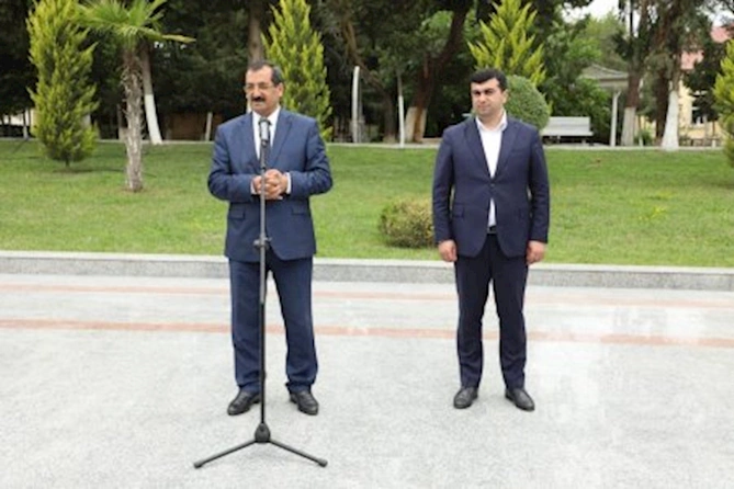 Baş direktorun müavini qaz təchizatı ilə bağlı sualları cavablandırdı Baş direktorun müavini qaz təchizatı ilə bağlı sualları cavablandırdı