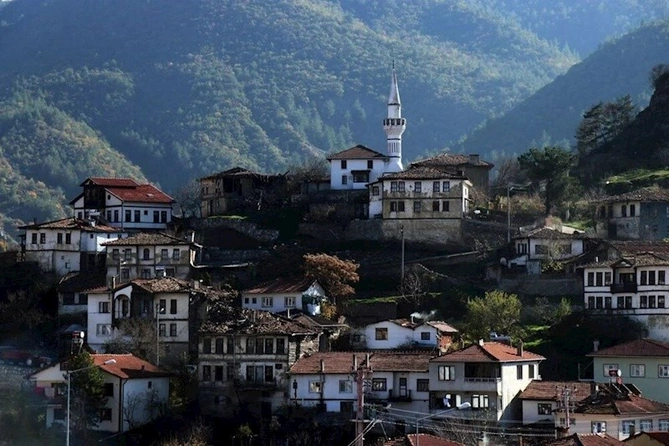 Sakaryanın cənub-qərbində yerləşən TARAKLI