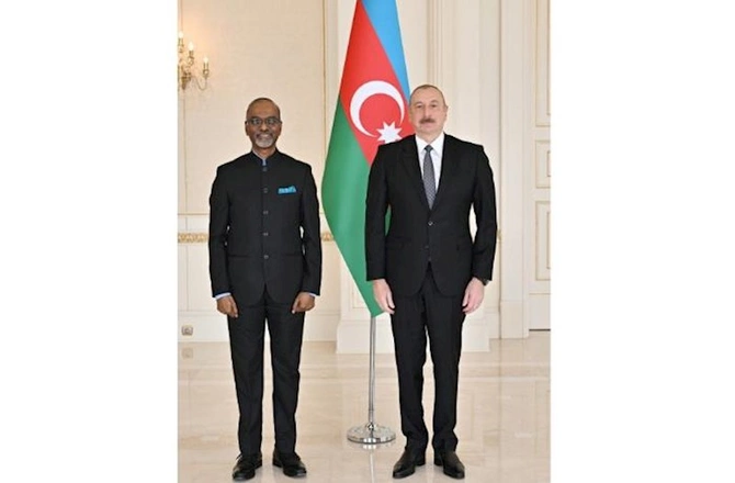 Prezident Hindistan səfirinin etimadnaməsini qəbul etdi — YENİLƏNİB (FOTOLAR) Prezident Hindistan səfirinin etimadnaməsini qəbul etdi — YENİLƏNİB (FOTOLAR)