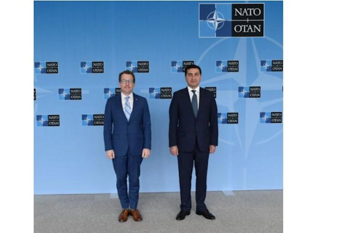 Hikmət Hacıyev NATO Baş katibinin köməkçisi ilə görüşüb — YENİLƏNİB