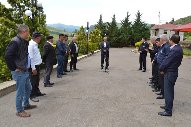 Həftənin sonuncu “Açıq mikrofon” aksiyası Yardımlı rayonunda keçirildi — FOTOLAR Həftənin sonuncu “Açıq mikrofon” aksiyası Yardımlı rayonunda keçirildi — FOTOLAR