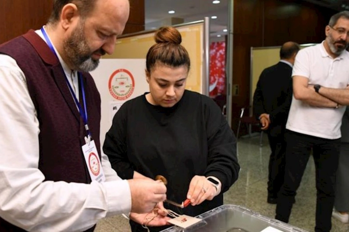 Azərbaycandakı Türkiyə vətəndaşlarının səsverməsi keçirilir, səfir səs verib — YENİLƏNİB
