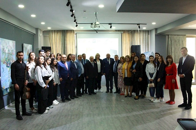 Heydər Əliyevin 100 illik yubileyi çərçivəsində “Heydər Əliyev və Müasir Azərbaycan” mövzusunda konfrans keçirildi — FOTOLAR Heydər Əliyevin 100 illik yubileyi çərçivəsində “Heydər Əliyev və Müasir Azərbaycan” mövzusunda konfrans keçirildi — FOTOLAR