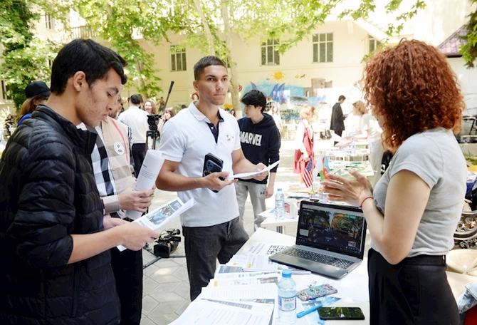 Bakıda “EducationUSA” adlı təhsil sərgisi açıldı — FOTO